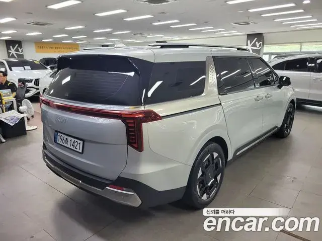 Kia Carnival 2024 — Photo 2/19