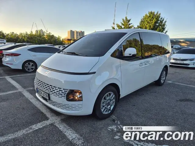 Hyundai Staria 2025 — Фото 1/20