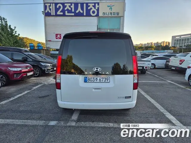 Hyundai Staria 2025 — Фото 3/20