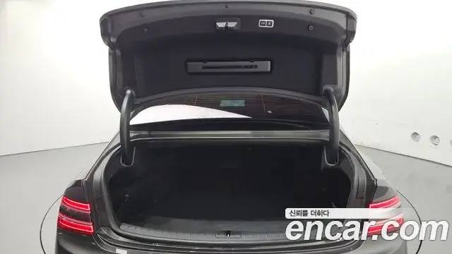 Genesis Electrified G80 2022 — Photo 20/20