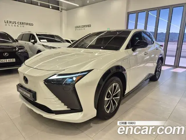 Lexus RZ450e 2023 — Photo 5/20