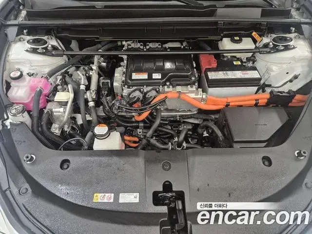 Lexus RZ450e 2023 — Photo 15/20
