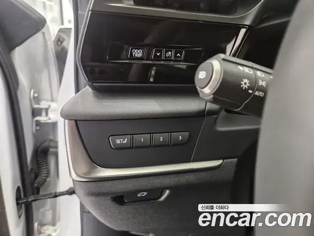 Lexus RZ450e 2023 — Photo 18/20