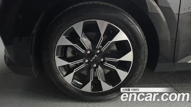 Kia Carnival 2022 — Фото 5/20
