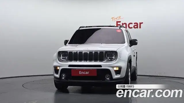 Jeep Renegade 2019 — Фото 3/20