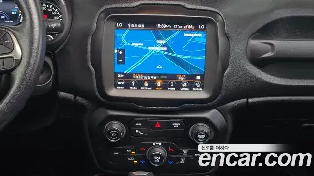 Jeep Renegade 2019 — Фото 15/20