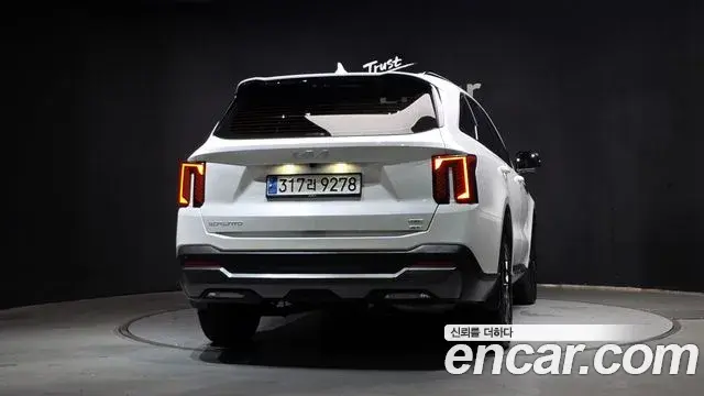 Kia Sorento 2023 — Şəkil 15/38