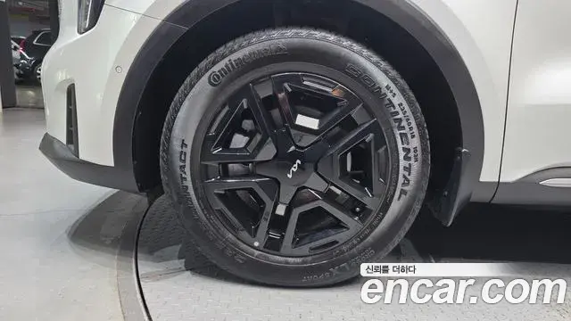 Kia Sorento 2023 — Şəkil 17/38