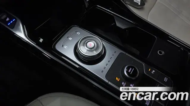 Kia Sorento 2023 — Şəkil 12/38