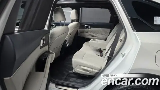 Kia Sorento 2023 — Şəkil 24/38