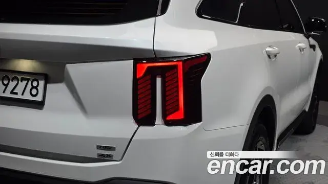 Kia Sorento 2023 — Şəkil 11/38