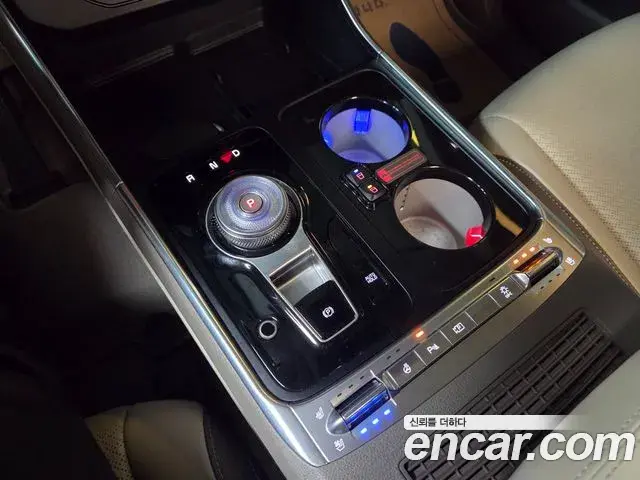 Kia Carnival 2025 — Фото 18/20