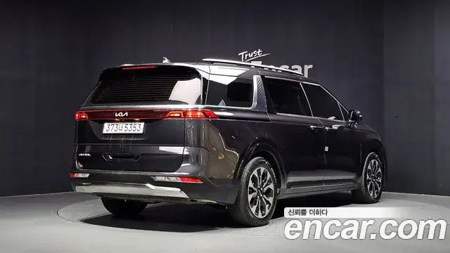 Kia Carnival 2023 — Фото 2/20