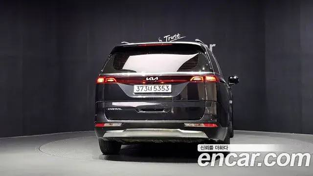 Kia Carnival 2023 — Фото 4/20