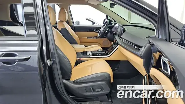Kia Carnival 2023 — Фото 11/20