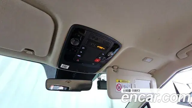 Kia Carnival 2023 — Фото 18/20