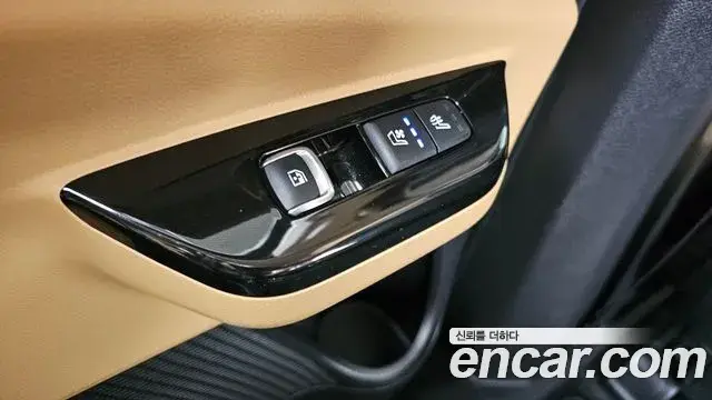 Kia Carnival 2023 — Фото 19/20