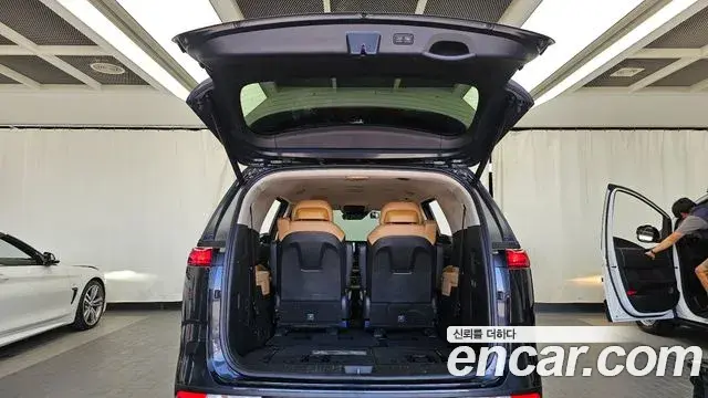Kia Carnival 2023 — Фото 20/20
