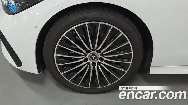 Mercedes-Benz CLE-Class 2024 — Photo 4/20