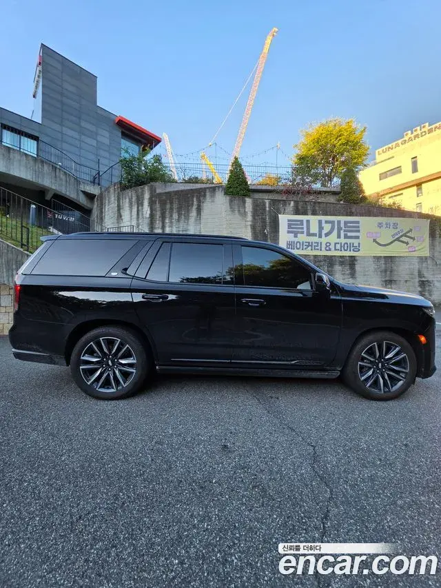Cadillac Escalade 2023 — Фото 3/10