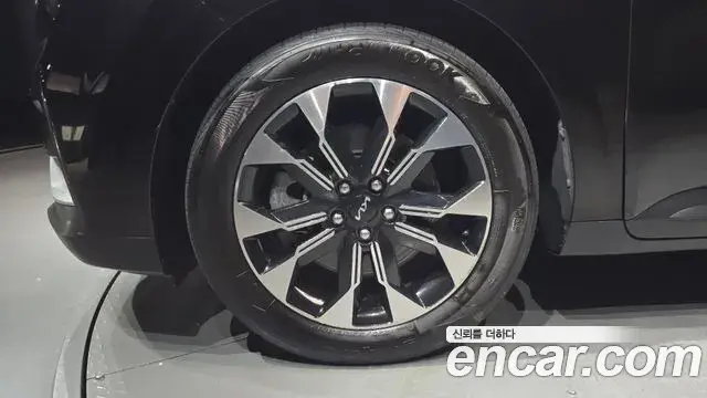 Kia Carnival 2022 — Фото 5/20