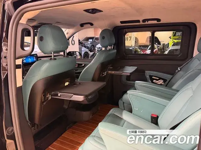 Mercedes-Benz V-Class 2022 — Фото 15/20