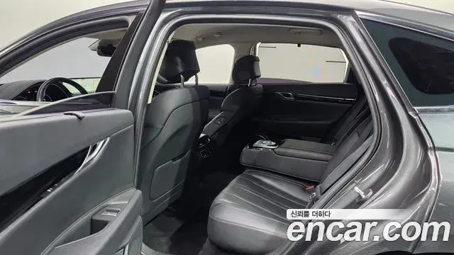 Genesis Electrified G80 2021 — Photo 11/20