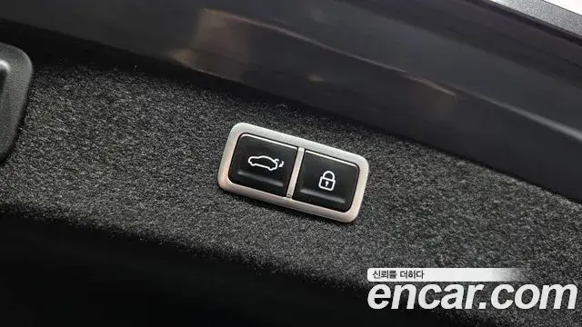 Genesis Electrified G80 2021 — Photo 17/20