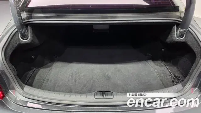 Genesis Electrified G80 2021 — Photo 18/20
