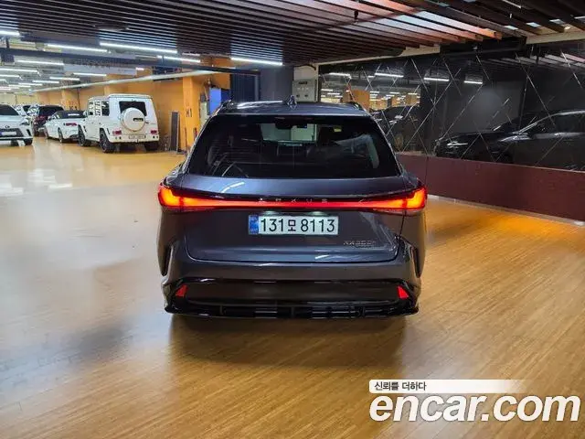 Lexus RX500h 2025 — ფოტო 5/18