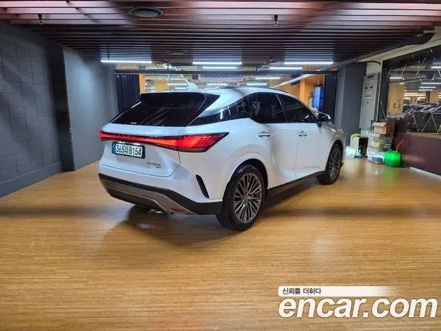 Lexus RX350h 2025 — Photo 12/18