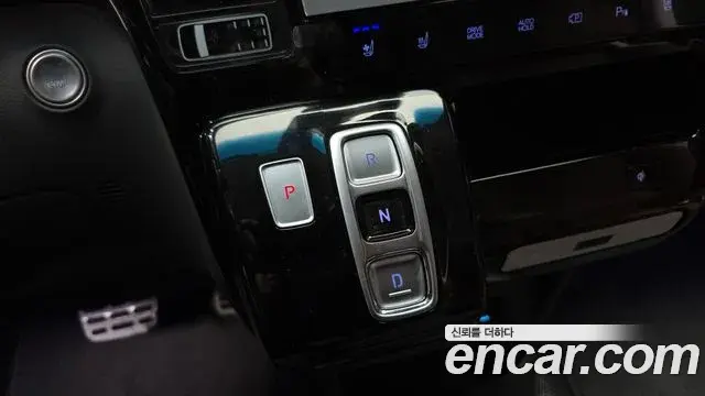 Hyundai Staria 2025 — Şəkil 9/20