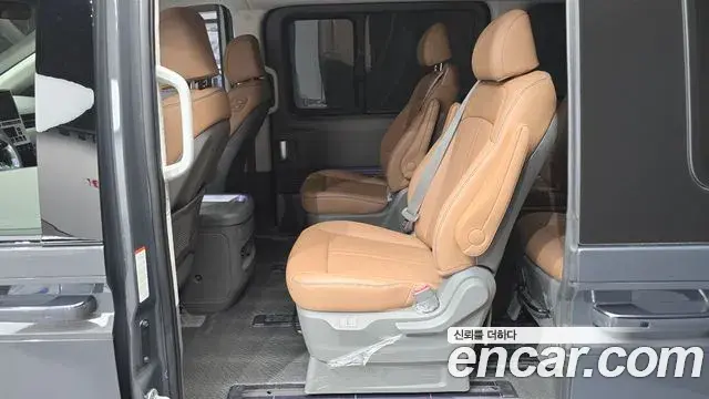 Hyundai Staria 2025 — Şəkil 12/20
