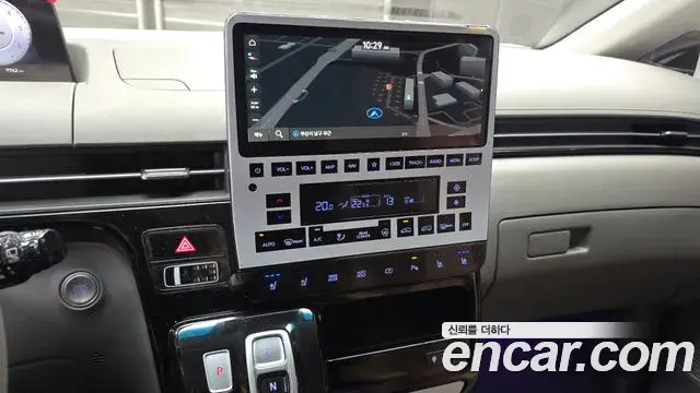 Hyundai Staria 2025 — Şəkil 15/20