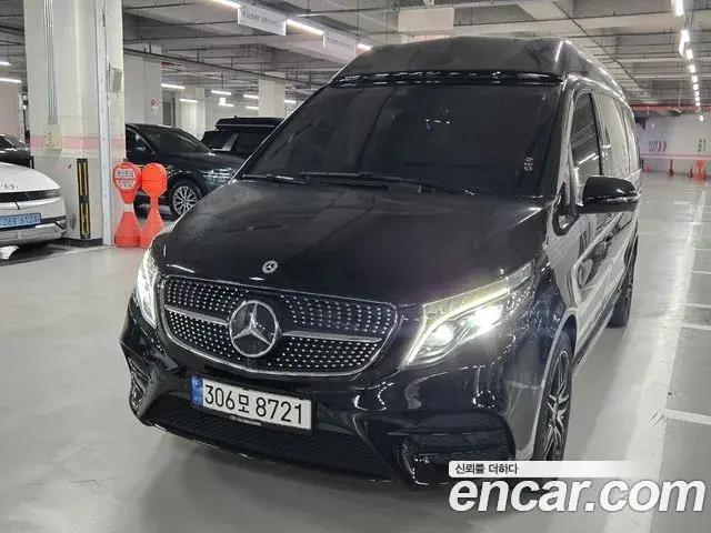 Mercedes-Benz V-Class 2023 — Фото 1/20