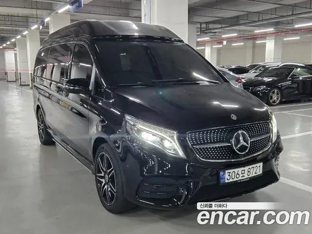 Mercedes-Benz V-Class 2023 — Фото 2/20
