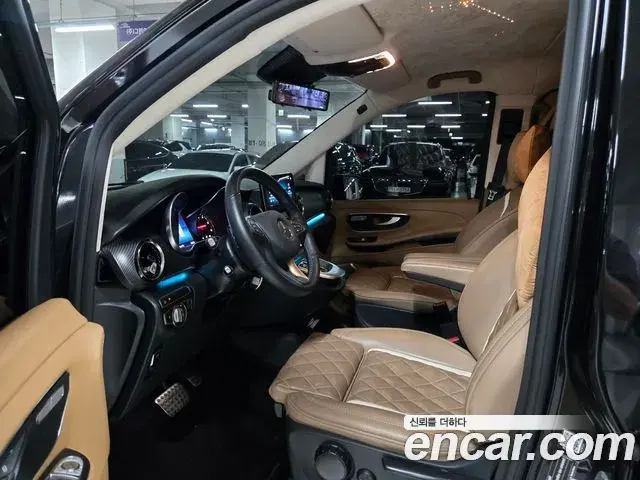 Mercedes-Benz V-Class 2023 — Фото 5/20