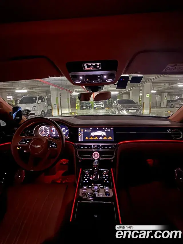 Bentley Flying Spur 2021 — ფოტო 4/10