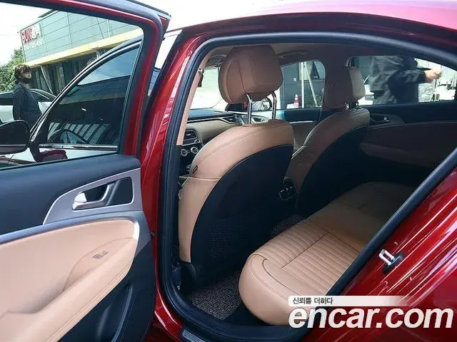 Genesis G70 2021 — ფოტო 13/20