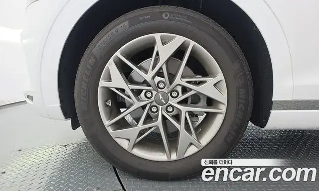 Genesis GV70 2021 — Photo 5/20