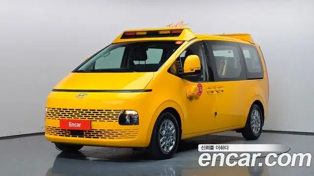 Hyundai Staria 2025 — ფოტო 1/20