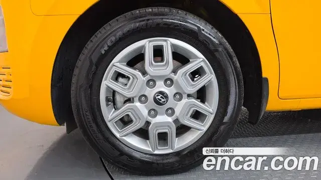 Hyundai Staria 2025 — ფოტო 5/20