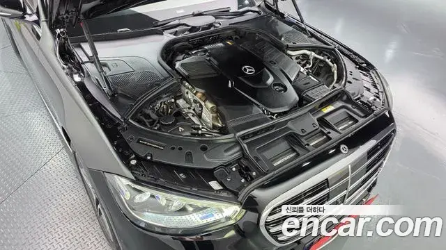 Mercedes-Benz S-Class 2022 — Photo 6/20