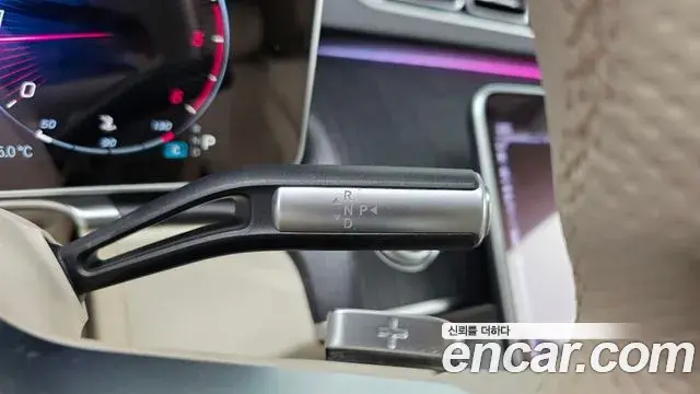 Mercedes-Benz S-Class 2022 — Photo 9/20