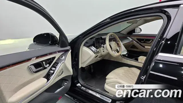 Mercedes-Benz S-Class 2022 — Photo 10/20
