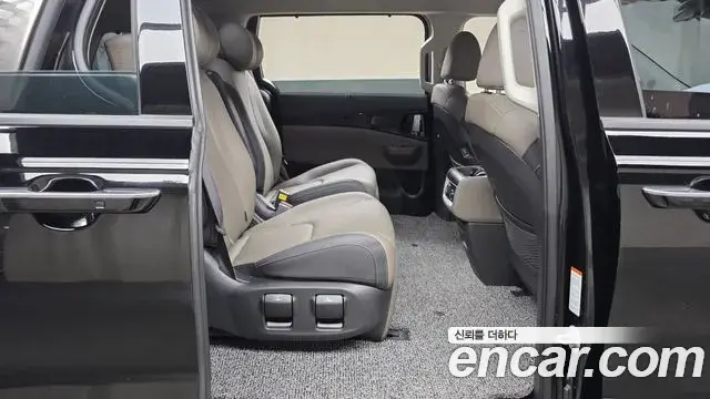 Kia Carnival 2024 — Photo 24/34