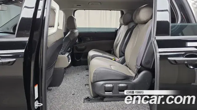 Kia Carnival 2024 — Photo 11/34