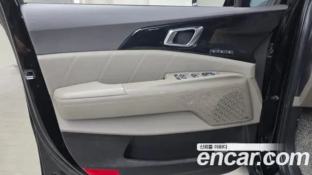 Kia Carnival 2024 — Photo 27/34