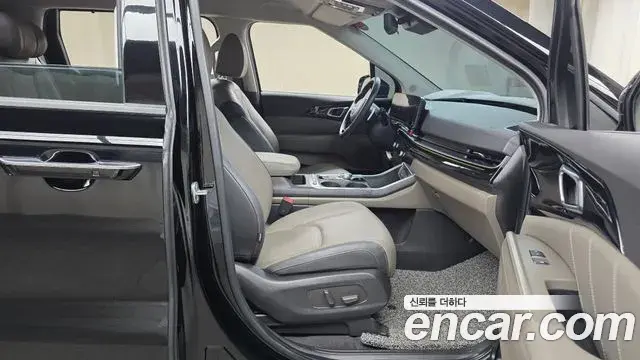 Kia Carnival 2024 — Photo 2/34