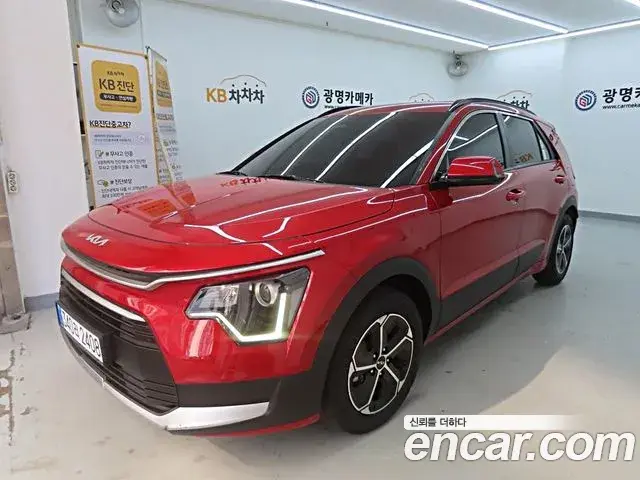 Kia Niro 2022 — Фото 1/20